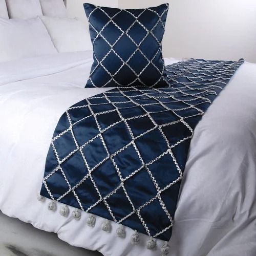 Vilson Bed Runner