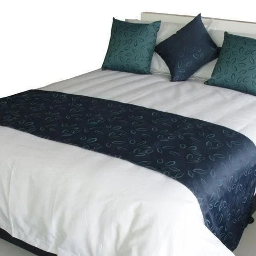 Vilson Bed Runner